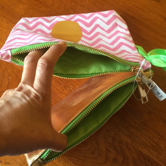 NWT 2 pouches. - Picture 6 of 12